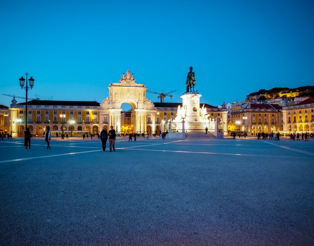 25 Best Things to Do in Lisbon - Praca do Comercio