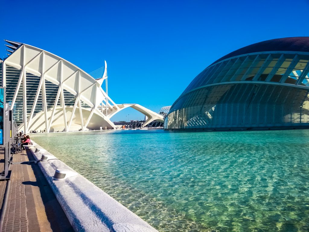 There are many reasons that attract visitors to the La Ciutat de les Arts i les Ciències (in English, City of the Arts and Sciences). If you’re into modern architecture, there’s no better place in Valencia for you to spend your time. Enjoy what its three main buildings have to offer.